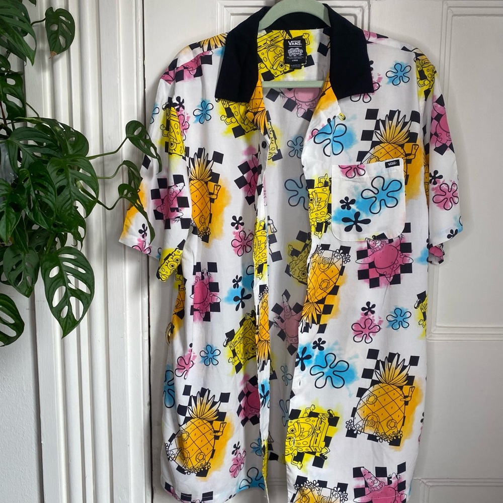 Vans Men's Short Sleeve Classic Fit “SpongeBob SquarePants” Pocket Button-Up